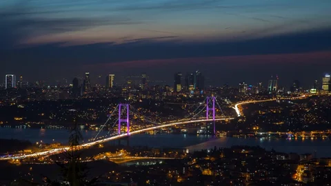 İstanbul escort - gece şehir panoraması ve Boğaz silueti